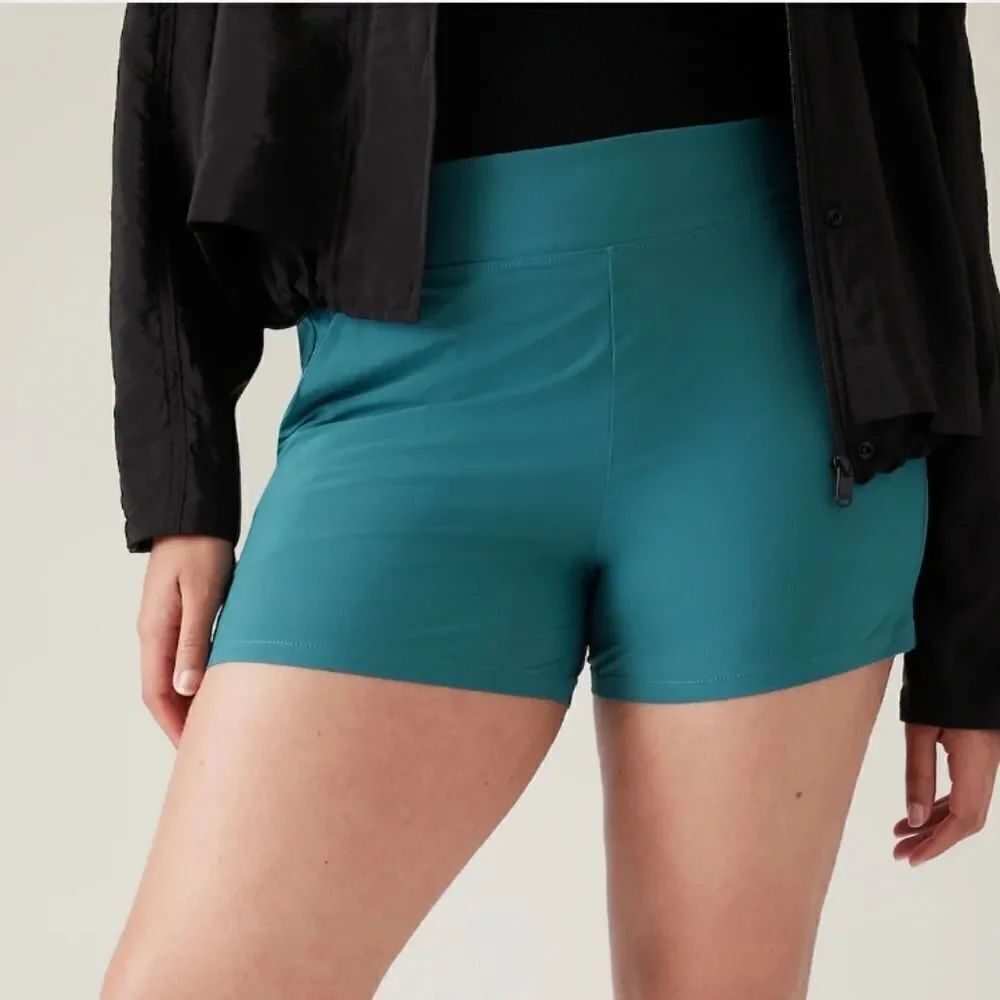 Athleta Teal Brooklyn Short New